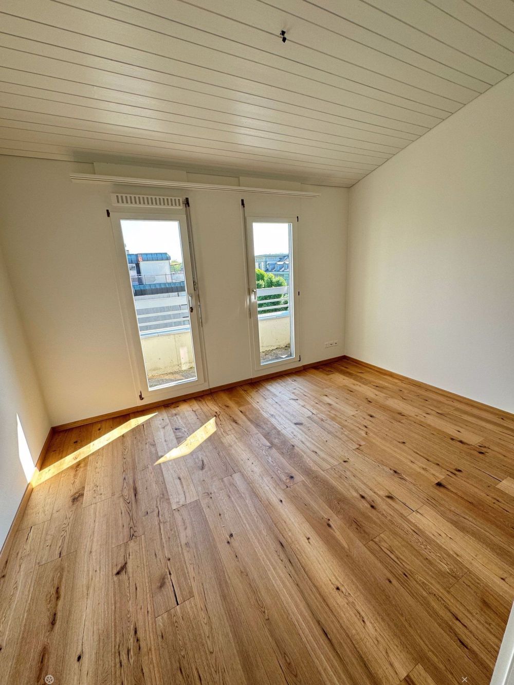 Modern sanierte 3.5-Zimmer-Attika-Wohnung im Herzen von Biel - Bild 6