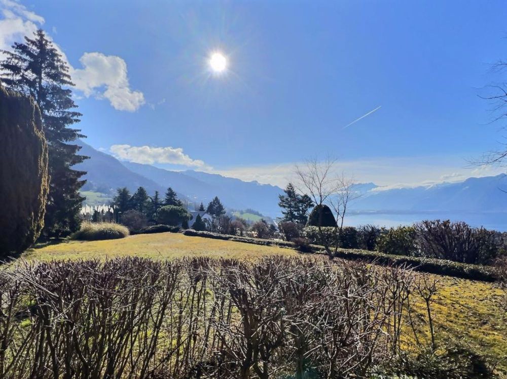 Terrain à bâtir 1'390 m2 avec vue panoramique sur le lac - Bild 1