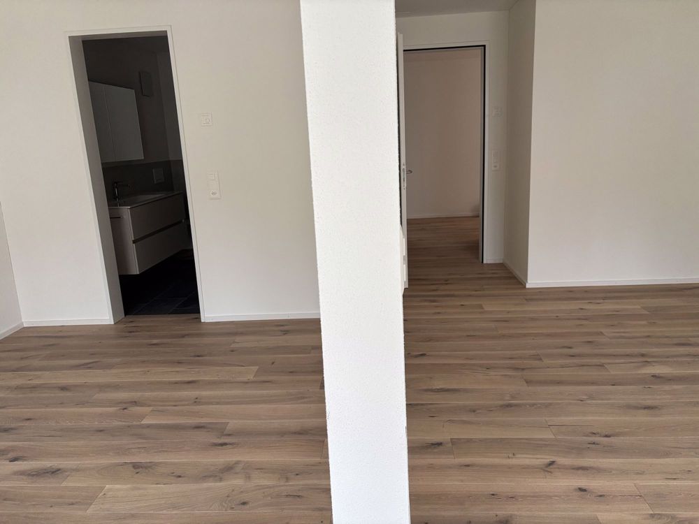 Hochwertig ausgestattete Neubauwohnung - Eltern mit Ankleide