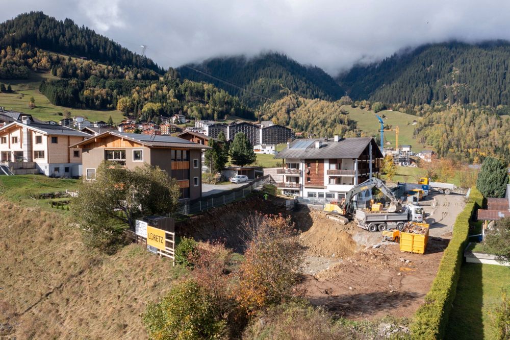 Natürlich Nachhaltig - Neue Ferienapartments an der Skipiste - 20241015_Baufortschritt_Drohne.jpg