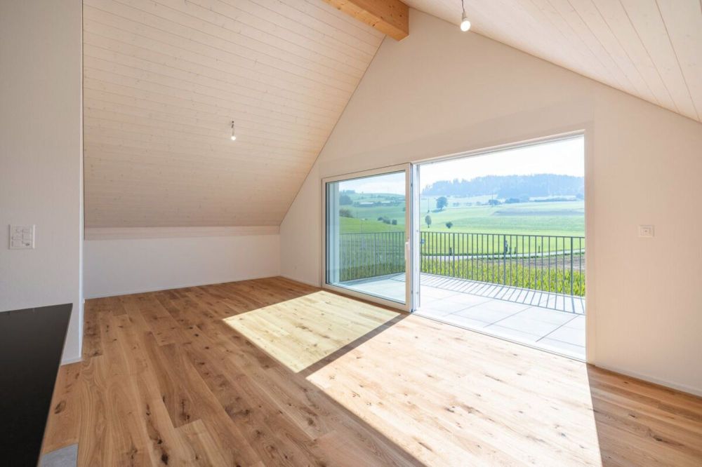 Exklusive 3.5 Zimmer Dachwohnung - Bild 1