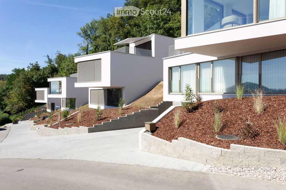 Modernes EFH an bevorzugter Lage mit Alpenblick & Stadtblick - Bild 1