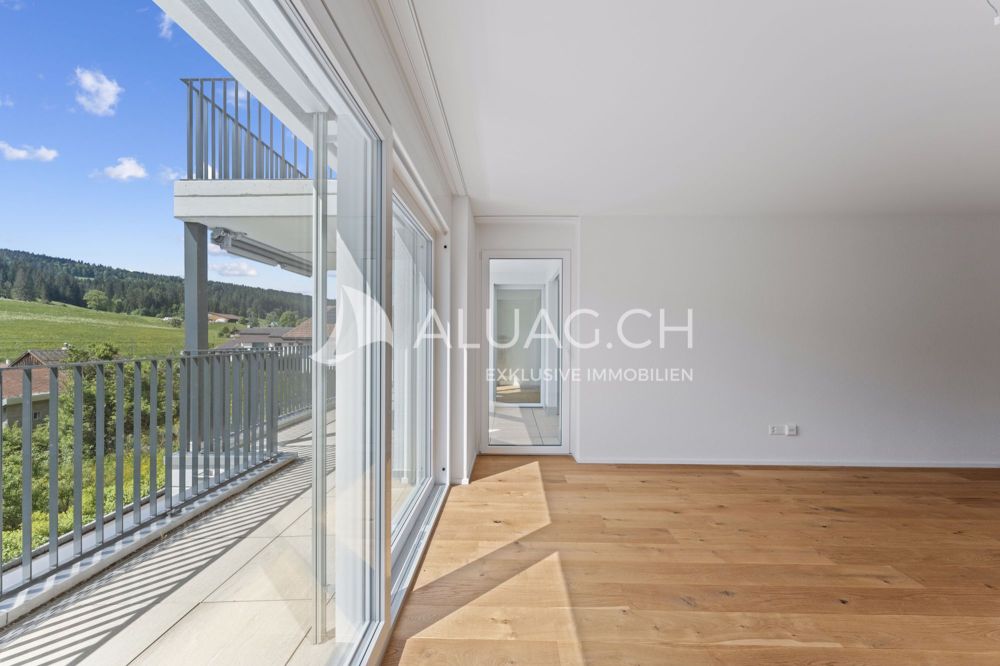 3.5 ZIMMER - SONNIG UND ÜBER DEM NEBEL - Weiteres Zimmer mit vielen Einrichtungsmöglichkeiten und direktem Zugang zum Balkon