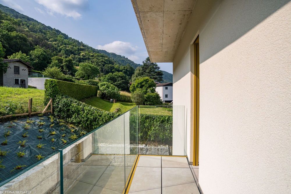 BRUSINO ARSIZIO – DACHGESCHOSS MIT SEEBLICK, CHARME, PRIVATSPHÄRE UND MÖGLICHKEIT EINES PRIVATEN GARTENS - Bild 6