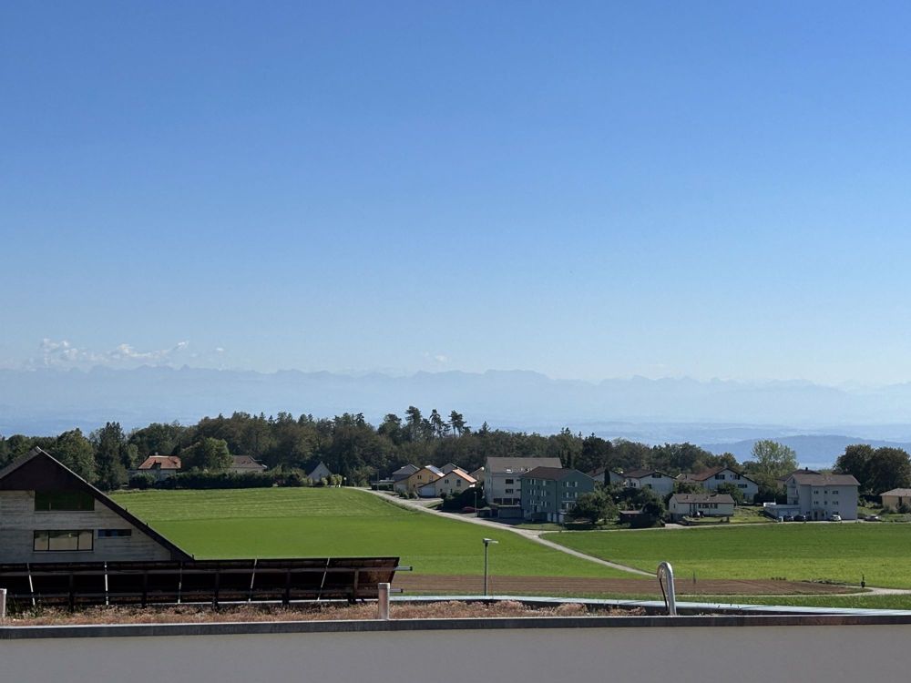 LIGNIÈRES / NE VILLA INDIVIDUELLE DE 6,5 PCES DISPONIBLE DE SUITE!! - Bild 3