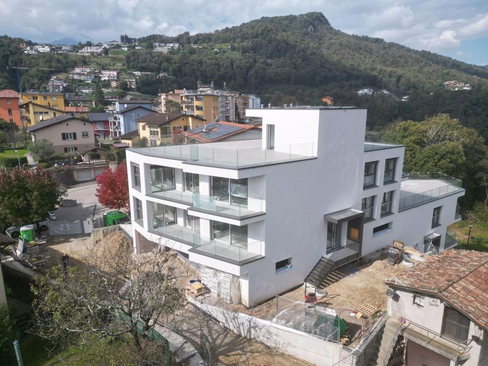 CANOBBIO – DACHGESCHOSS IN RESIDENZ RHOSE, DIE PERFEKTE VERBINDUNG ZWISCHEN NATUR UND KOMFORT - Bild 4