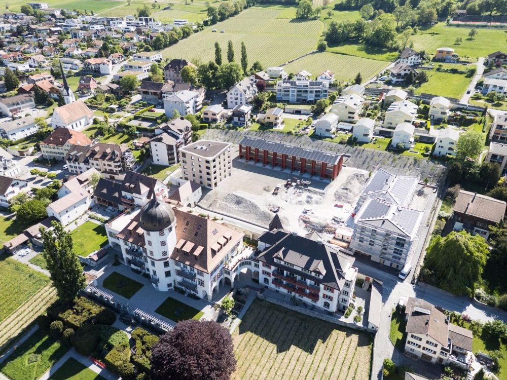 Schlossbungert: Ihr Rückzugsort über dem Dorf (C 2.2) - Bild 3