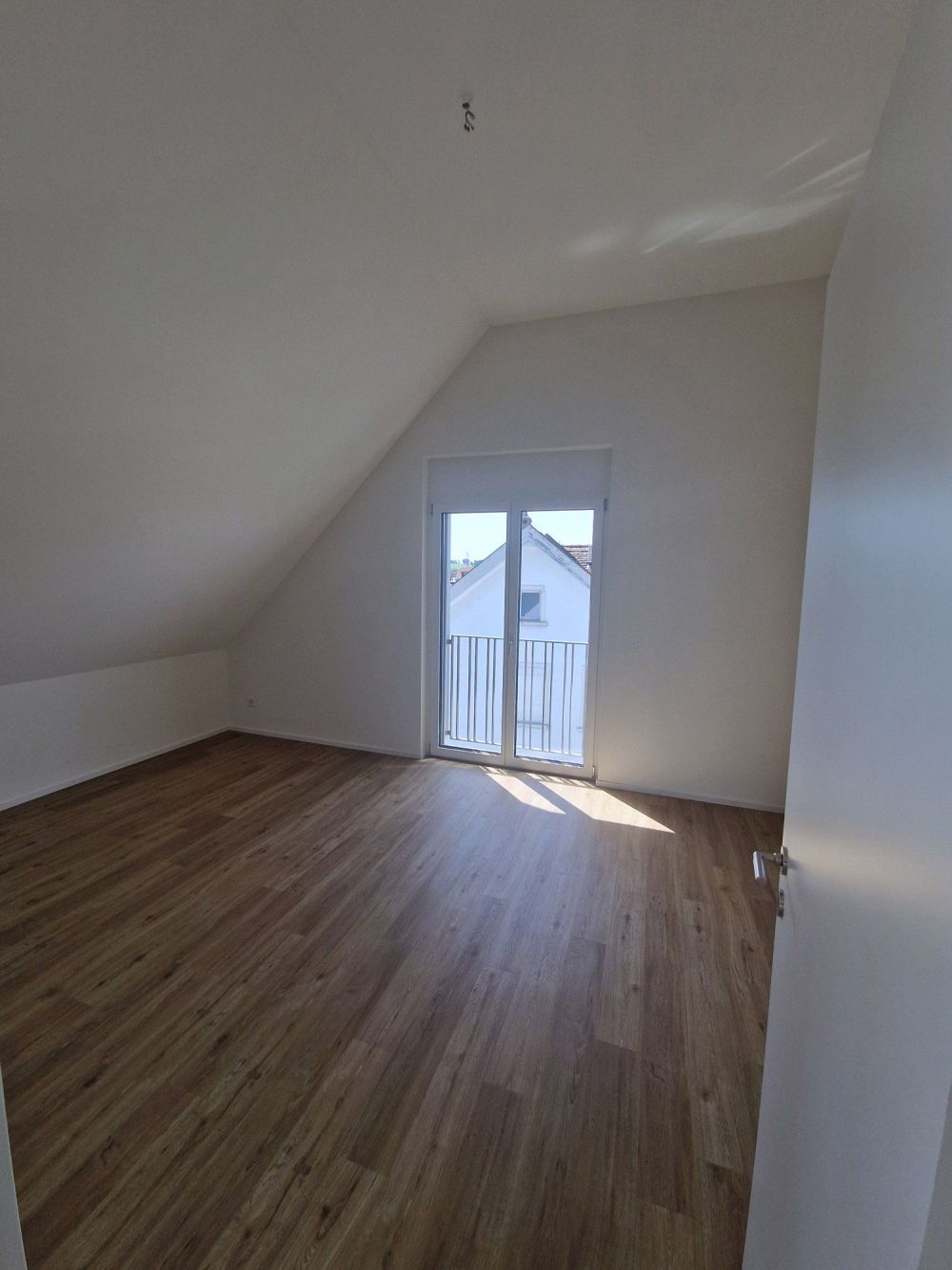 Moderne 4.5-Zimmer-Dachwohnung mit Balkon in Wil - Bild 13
