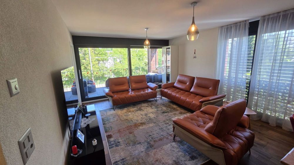 Fast neue Wohnungen mit grossen voll ausgestattet Studio mit Badezimmer im Keller und urbaner Nähe - Bild 2