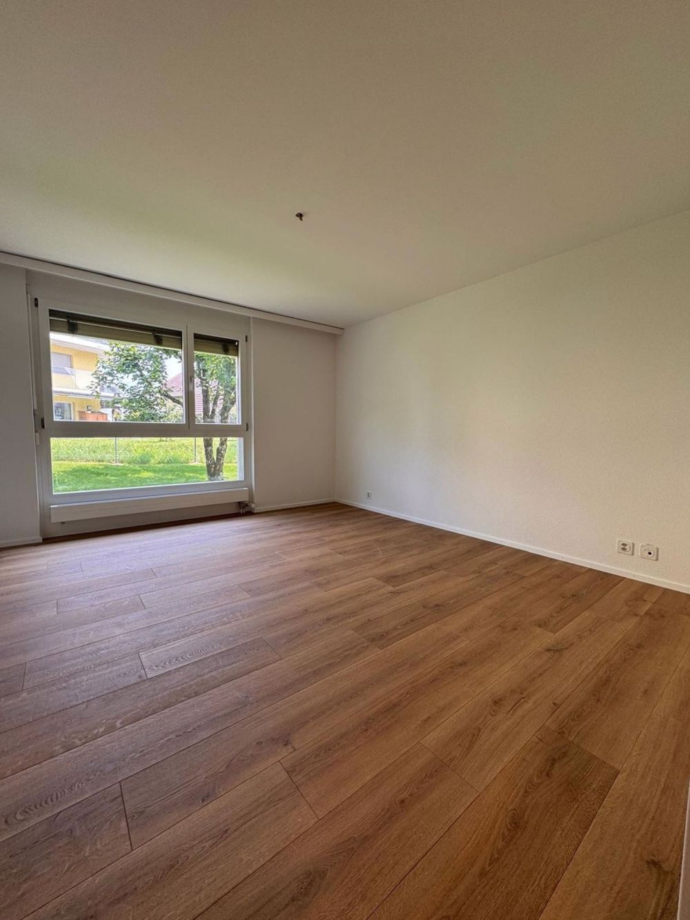 Erstvermietung nach Sanierung / 4 -Zimmerwohnung im ruhigen Quartier - Zimmer