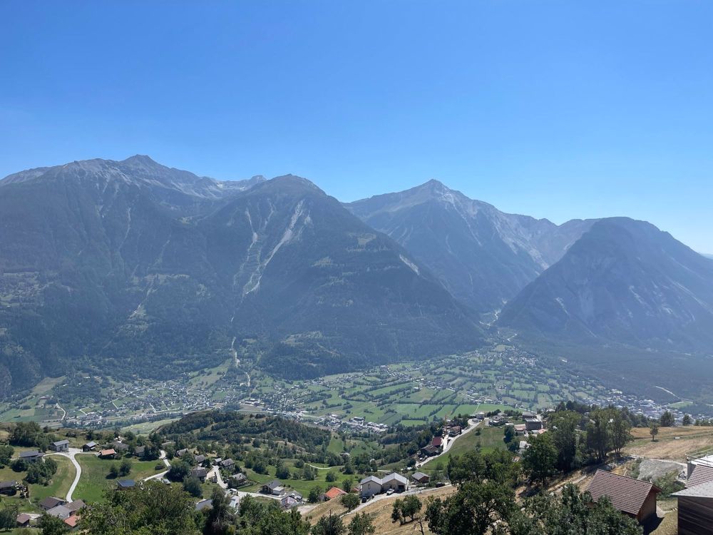 Zweitwohnungsreserven, Hotel / Restaurant mit Wohnungen - Bild 2