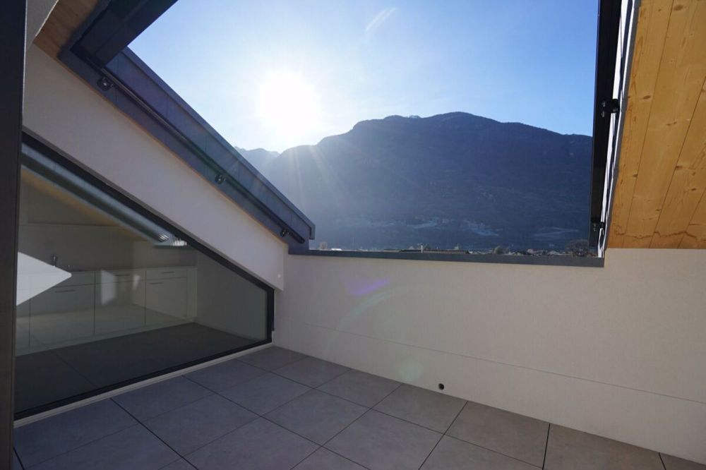 Schönes Dachgeschoss von 3,5 Zimmern in neuer Bauweise - Bild 3