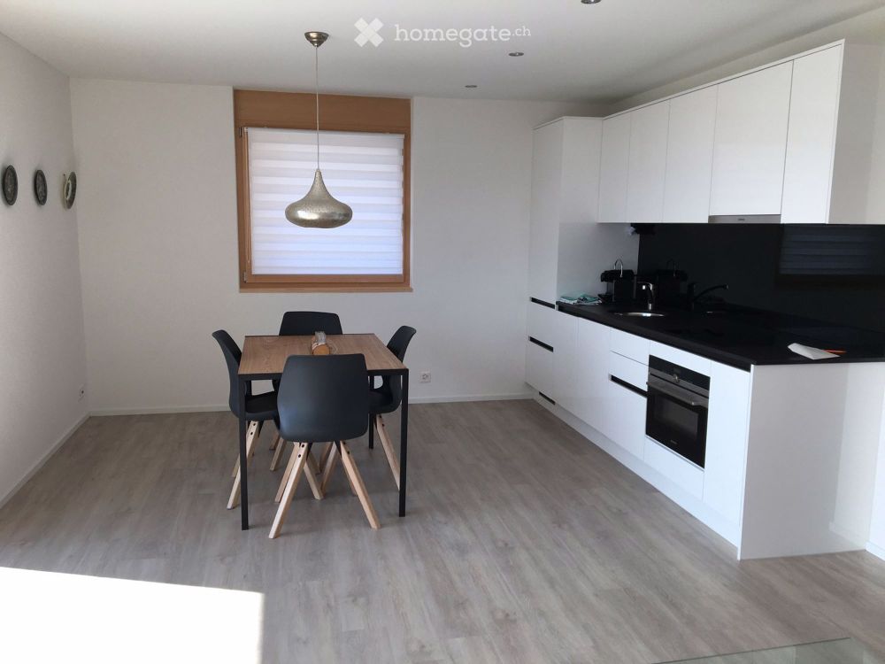Zentrale ruhige Lage und herrliche Aussicht über Flims und grossem Aussenbereich - Bild 6