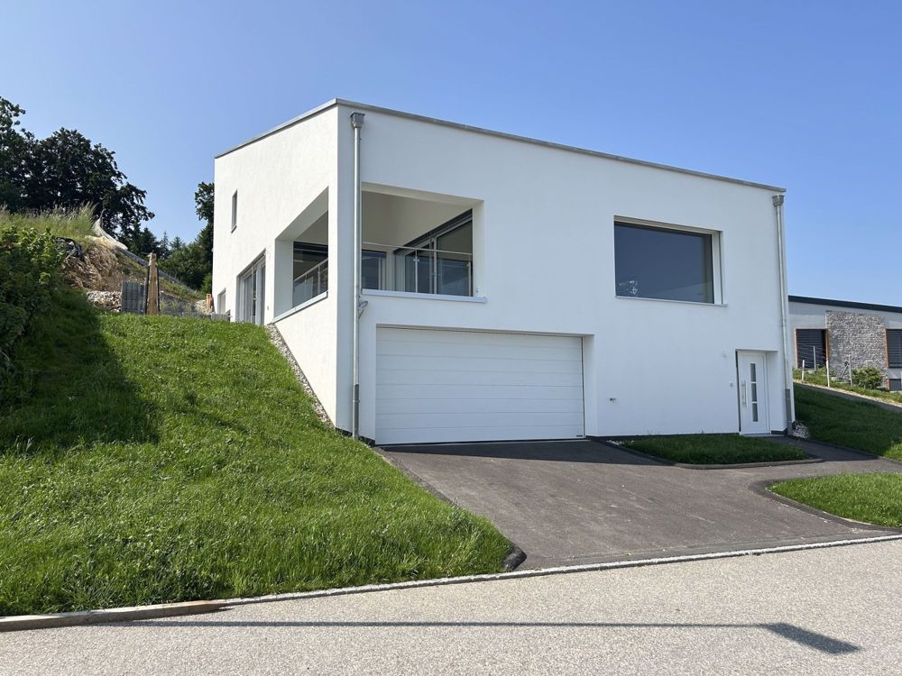LIGNIÈRES / NE VILLA INDIVIDUELLE DE 6,5 PCES DISPONIBLE DE SUITE!! - Bild 1