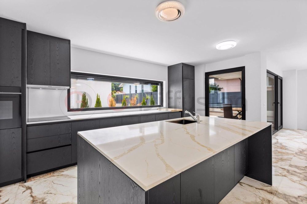 Prächtige Reihenhaus-Villa mit 5,5 Zimmern - Bild 6