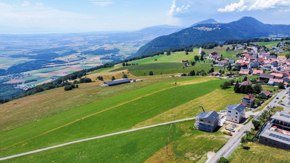 Appt PPE neu von 4.5 Zimmern, Terrasse und Garten Résidence Grand-Vue - Vue aérienne sur les bâtiments et le village de Bullet