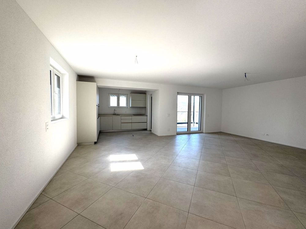 Neue und helle 5,5 Zimmer-Wohnung mit Garten - Bild 3