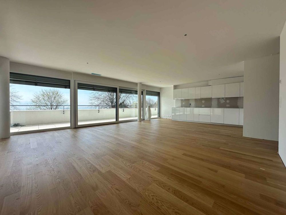 Luxueux 4.5 pièces traversant avec balcon de 76m2 et vue panoramique sur le lac - Bild 1