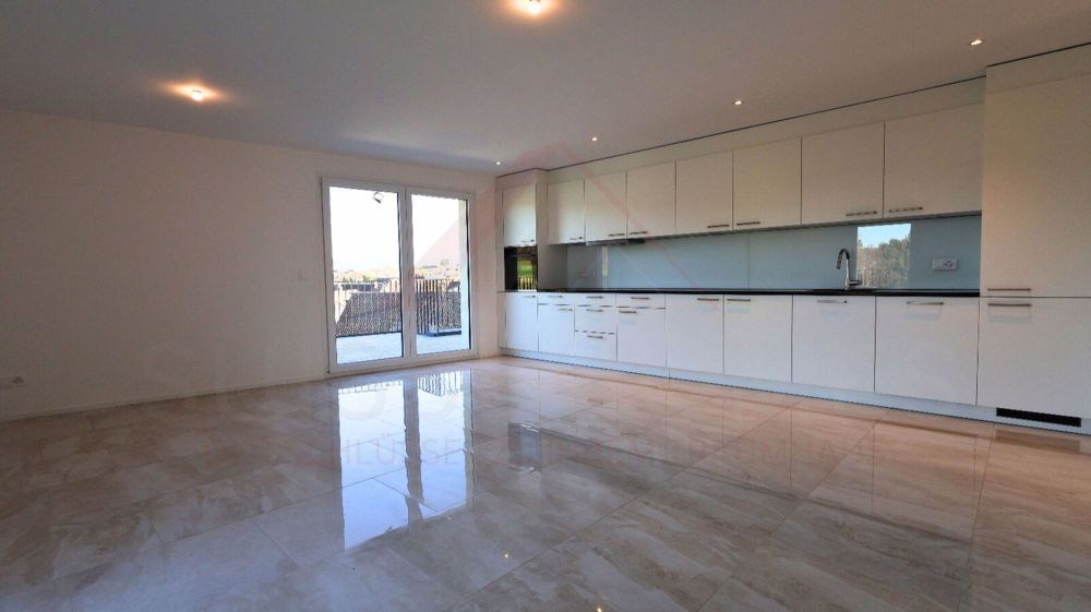 Moderne 3.5-Zimmer-Attikawohnung mit 45m2 Terrasse in Gurmels - Bild 3