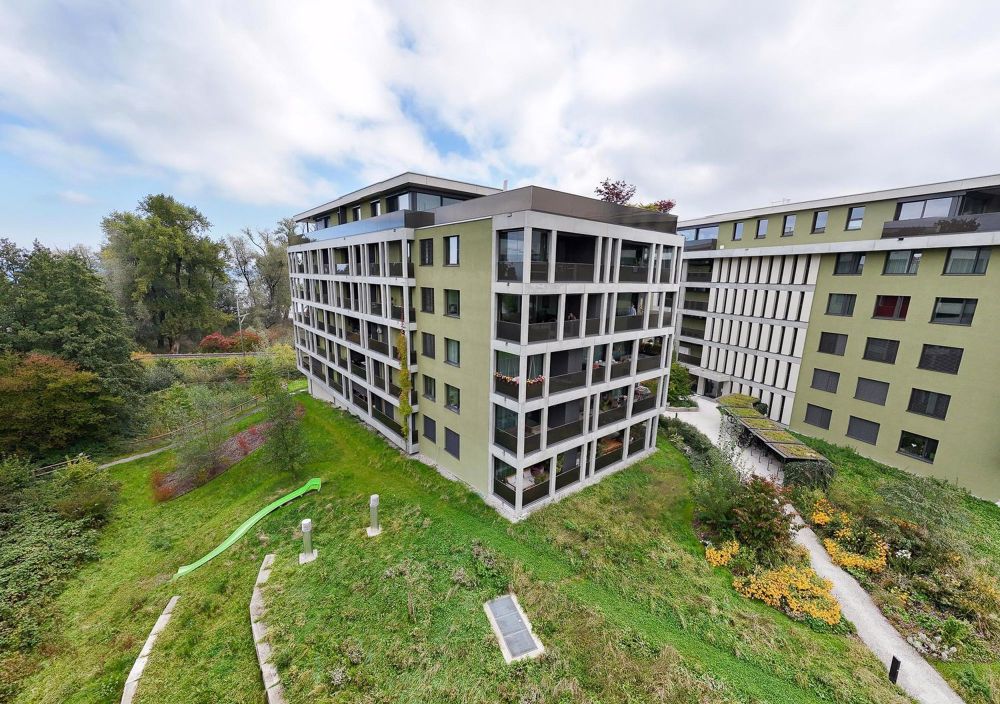 Moderne 2½-Zimmer mit Loggia – in Fussnähe zum See - Bild 1