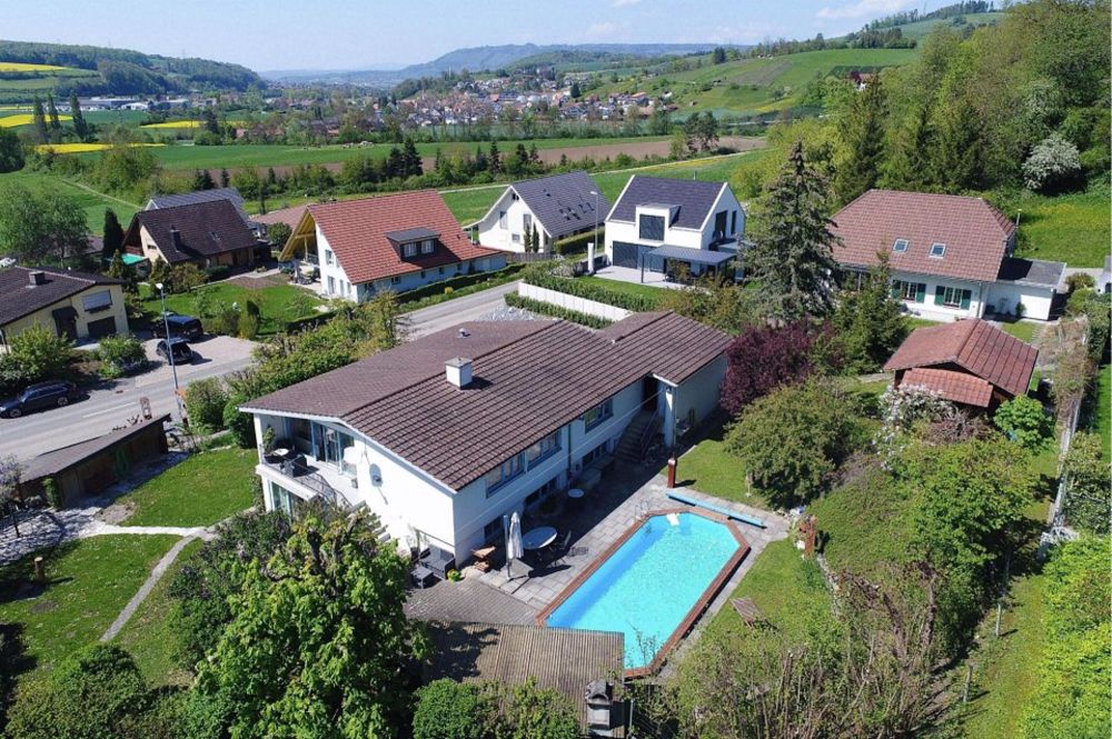Zweifamilienhaus mit Studio und tollem Garten - Bild 9