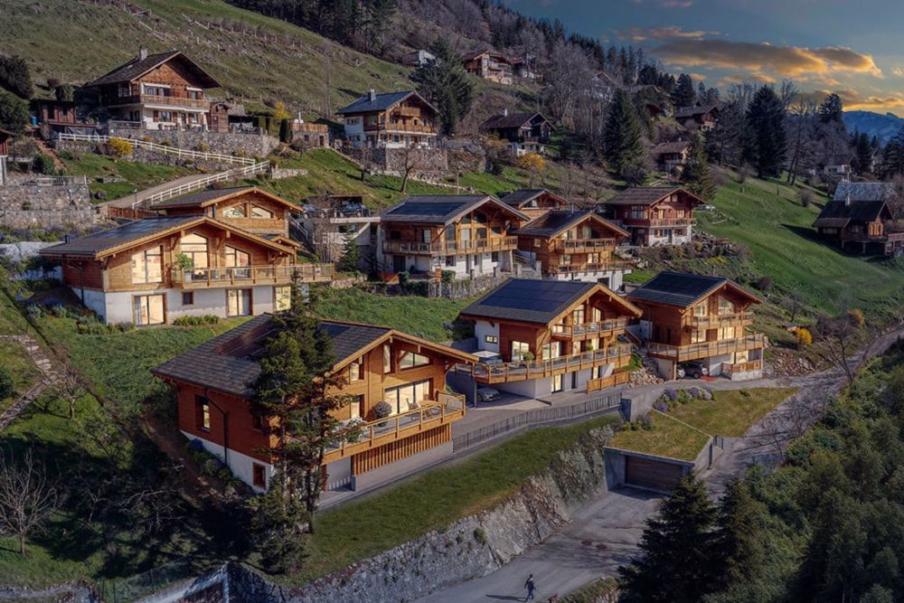 Chalet von hohem Standard in Crésuz mit Panoramablick - Bild 1