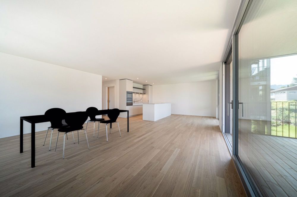 Modern ausgebaute 4.5-Zimmer Wohnung mit gedecktem Sitzplatz - Bild 4