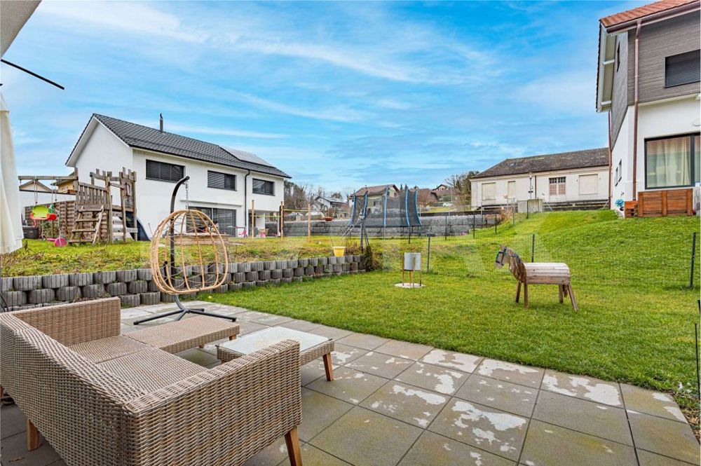 Parfaite pour votre petite famille! Jolie villa mitoyenne de 4,5 pièces, MINERGIE et faibles charges - Bild 5