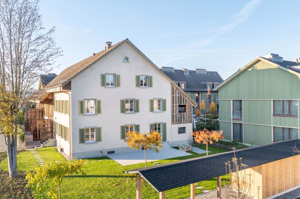 Bauernhaus in Brüttisellen Moderne trifft Tradition - Aussenansicht