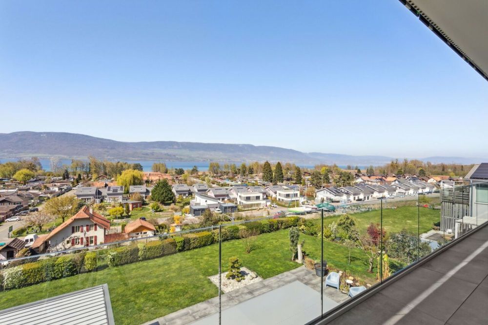 Cheyres, zu verkaufen, Attika mit 5.5 Zimmern, 148 m2 mit Blick auf den See! - Bild 1