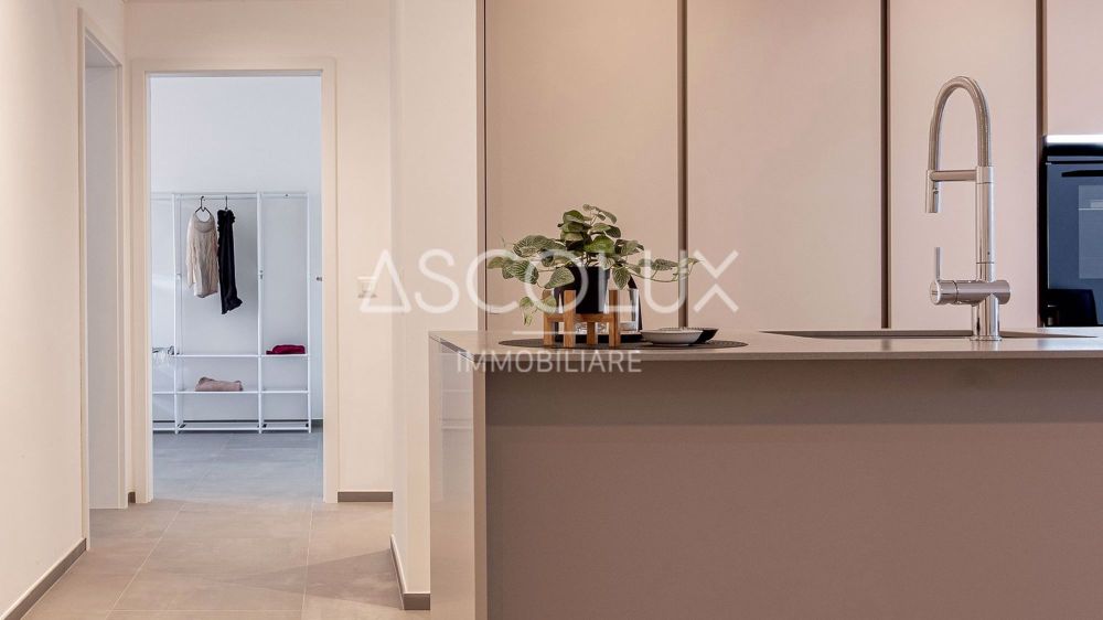 Spazi Moderni e Sereni 4.5 Locali in Residenza Esclusiva ai Confini della Città | Moderne und ruhige Räume 4.5 Zimmer in einer exklusiven Residenz am Stadtrand - pregassona quadri-024.jpg