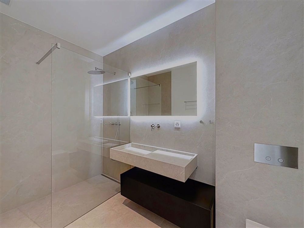 Spektakuläre Aussicht auf den See! - Bild 10