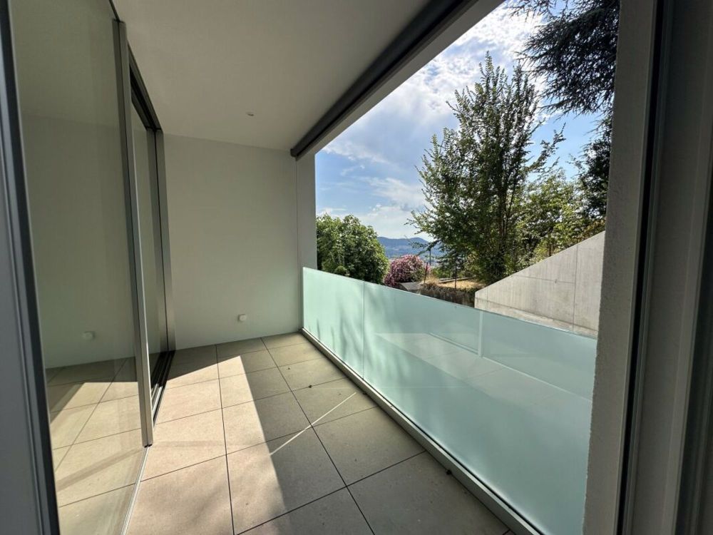Linee pulite, comfort contemporaneo: un rifugio luminoso tra i vigneti di Castel San Pietro - Bild 8