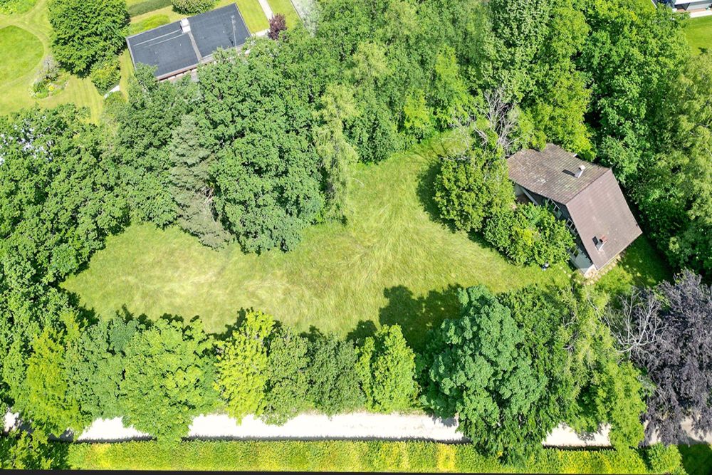 Grosses Grundstück an ruhiger und sonniger Lage in Hochwald - Bild 1