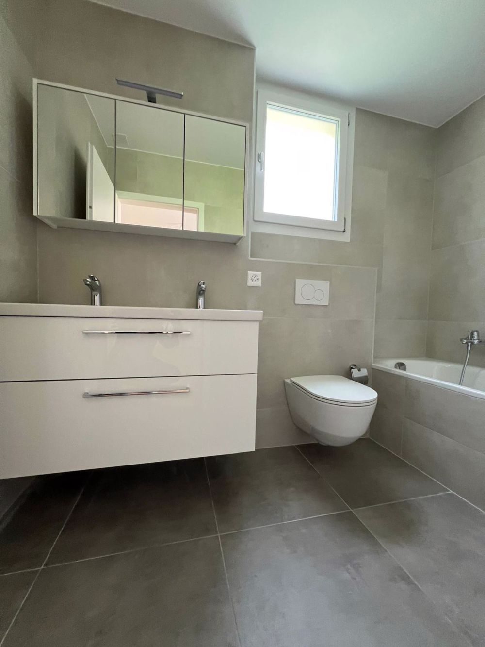 Prächtige 4,5-Zimmer-Wohnung mit großer Terrasse und Aussicht - Bild 12