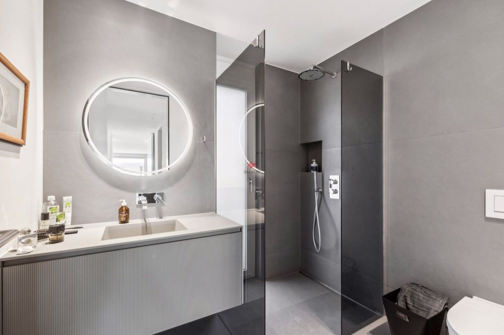 Neuwertige luxuriöse Wohnung - Gäste Badezimmer
