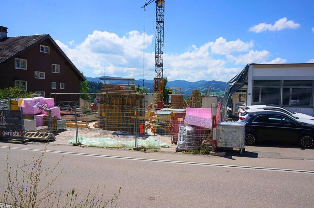 Neubau / Erstbezug: MFH "Weitblick" / 3½-Zi.-Maisonette-Wohnung_DG - Baufortschritt Juli 2025
