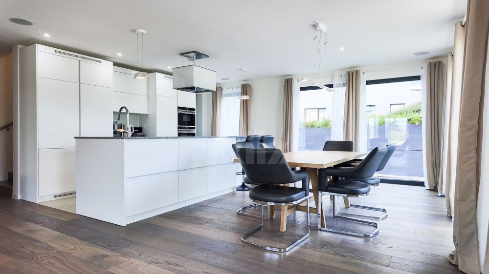 Prächtige moderne Villa von 250m2 mit sorgfältiger Ausführung - Bild 3
