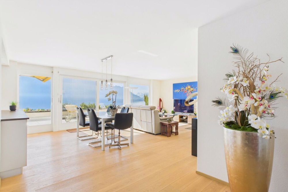 ELEGANTE WOHNPERLE MIT TRAUMHAFTER SEESICHT - AUCH ALS ZWEITWOHNUNG | dreamo.ch - Bild 2