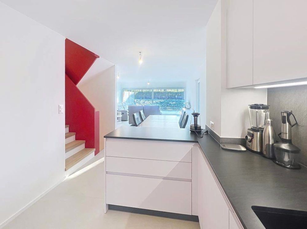 SEHR SELTEN! Schöne moderne 5.5-Zimmer-Villa! - Bild 1