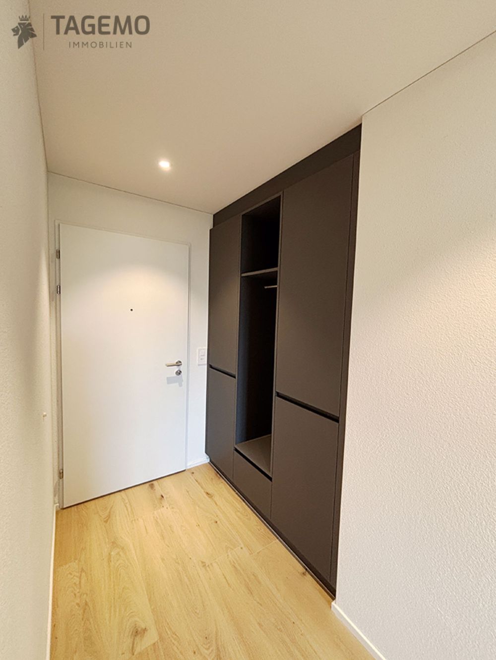Wohnen mit Stil: helle 3½-Zi-Neubauwohnung mit Balkon & Lift in Glashütten - Bild 6
