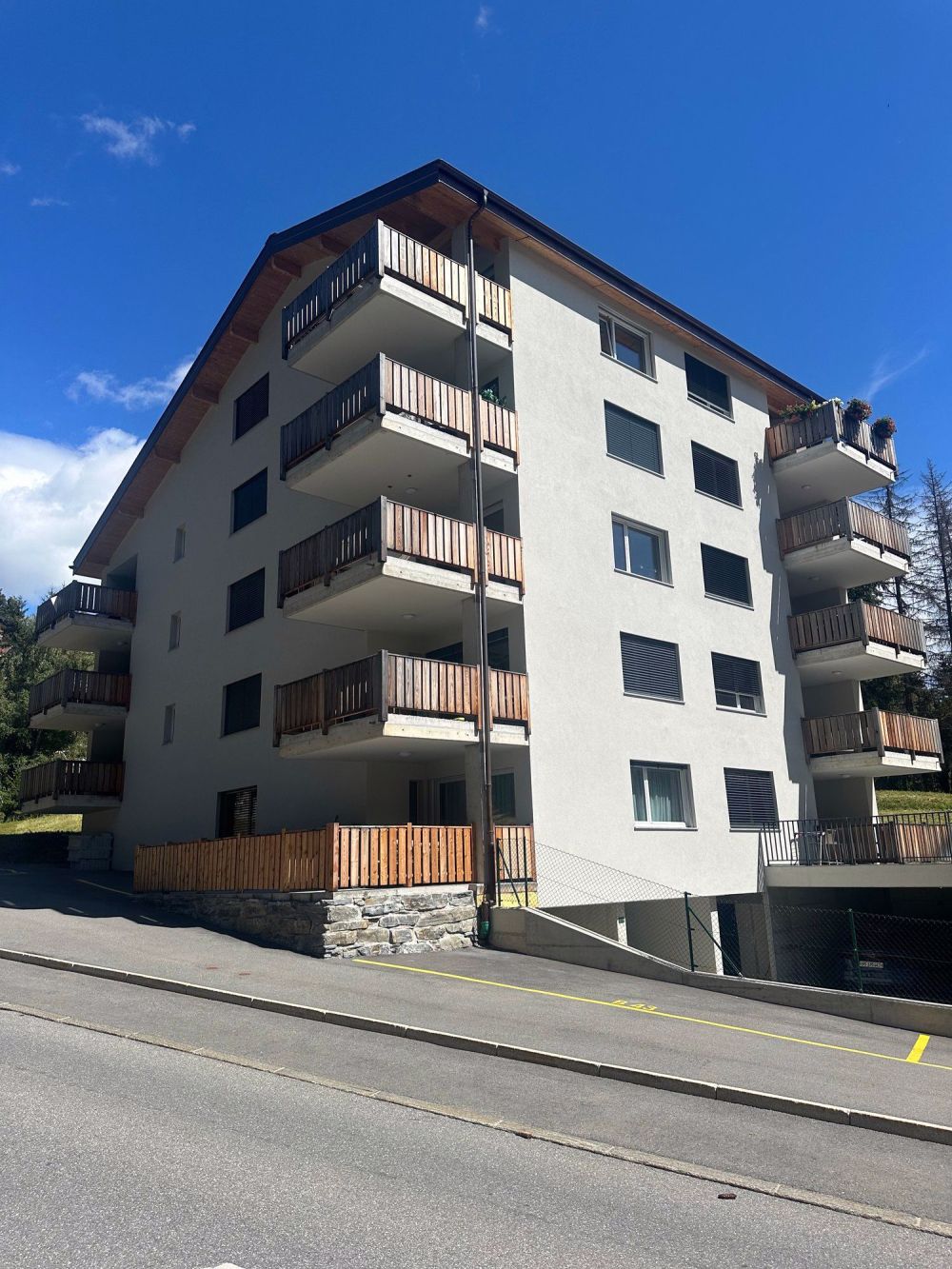 Zu verkaufen: Superbe 2,5 Zimmer-Wohnung in Crans-Montana, nur wenige Schritte von den Pisten entfernt - Bild 1