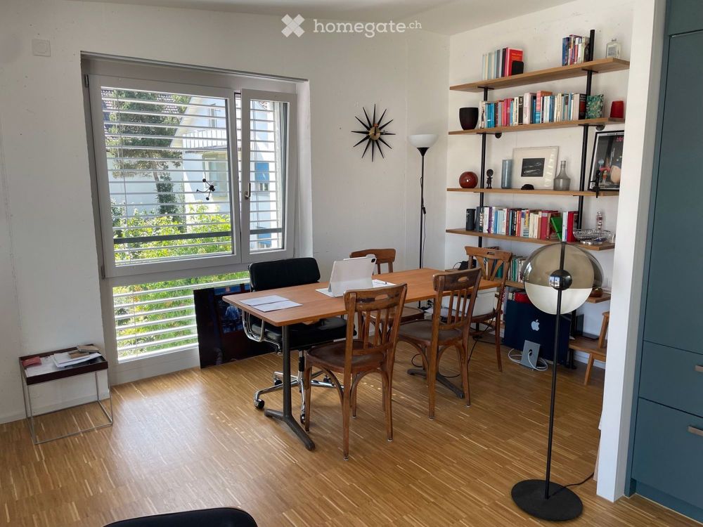Moderne 2.5-Zimmer-Attikawohnung in Zollikerberg mit Terrasse und Garage - Bild 1