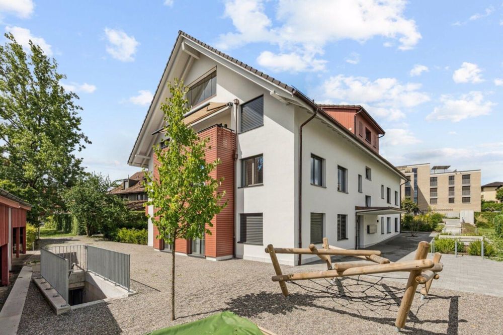 Modern und zentral - 3.5-Zimmer-Wohnung inklusive Hobbyraum in gepflegtem Neubau - Bild 1