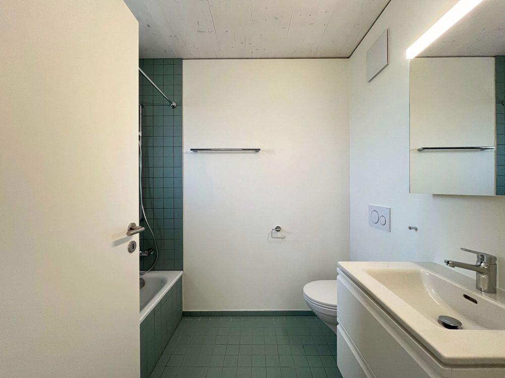 Badezimmer (Beispielfoto aus baugleicher Wohnung; Abweichungen sind möglich)