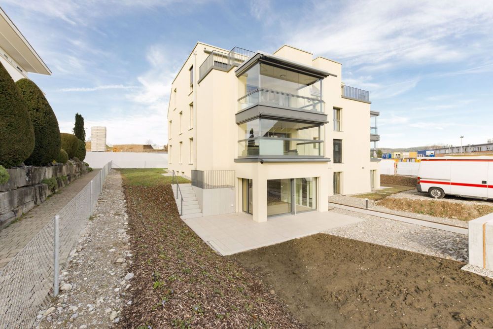 Moderne 3 ½ Zi-Erdgeschoss-Wohnung mit Gartenanteil in Illnau - Bild 1
