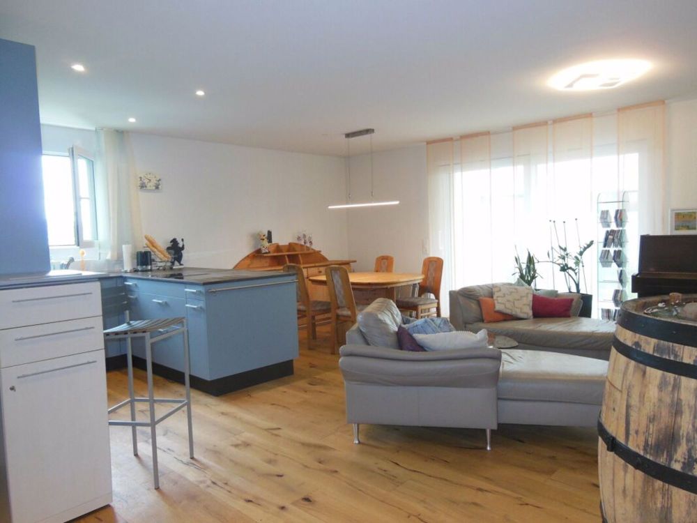 Moderne 3.5-Zimmerwohnung mit eigenem Garten in Heremetschwil-Staffeln - Bild 1