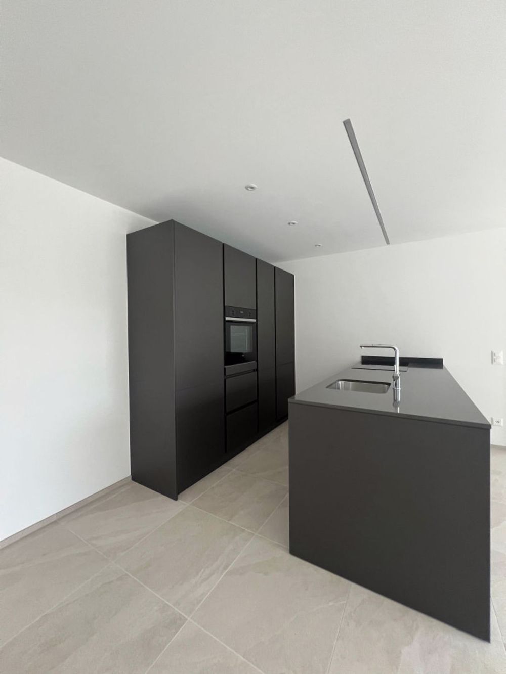 Wohnung mit 3.5 Zimmern und Garten in Tenero - Bild 3