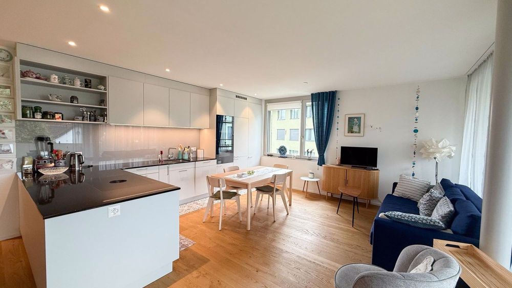 Moderne 2½-Zimmer mit Loggia – in Fussnähe zum See - Bild 2