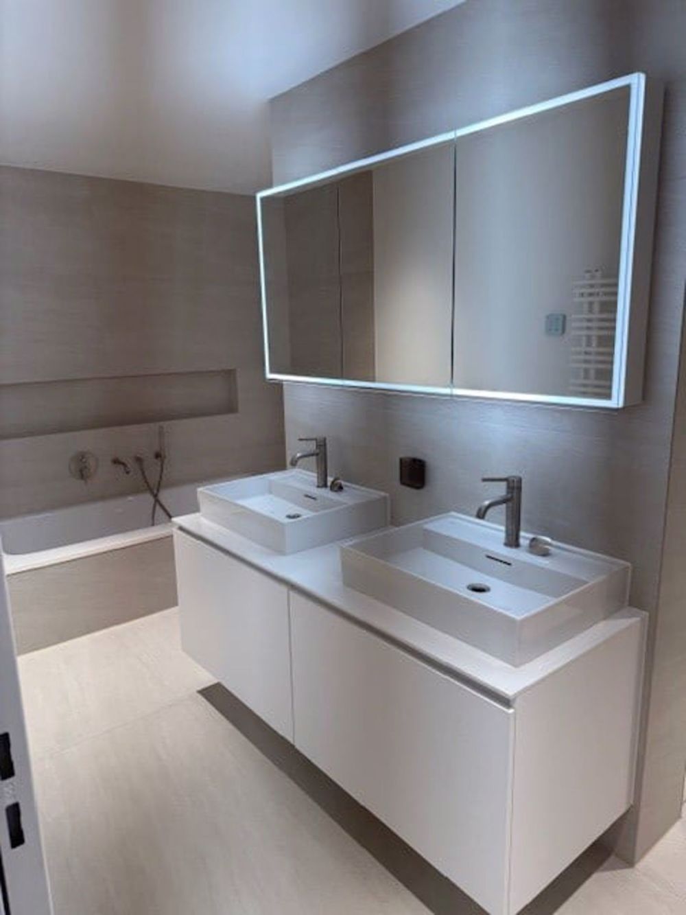Neubau-Wohnung mit 172m2 Wohnfläche und zwei grossen Bastelräumen/Kellern - Bild 12